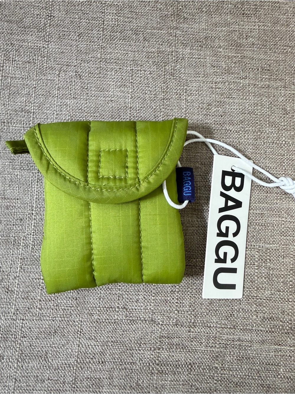 BAGGU puffy earbud case green juice